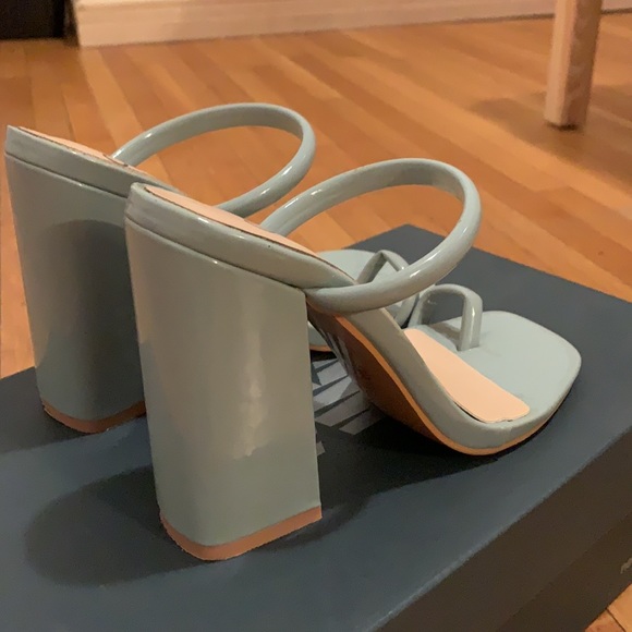 Baby blue heels - Picture 3 of 4